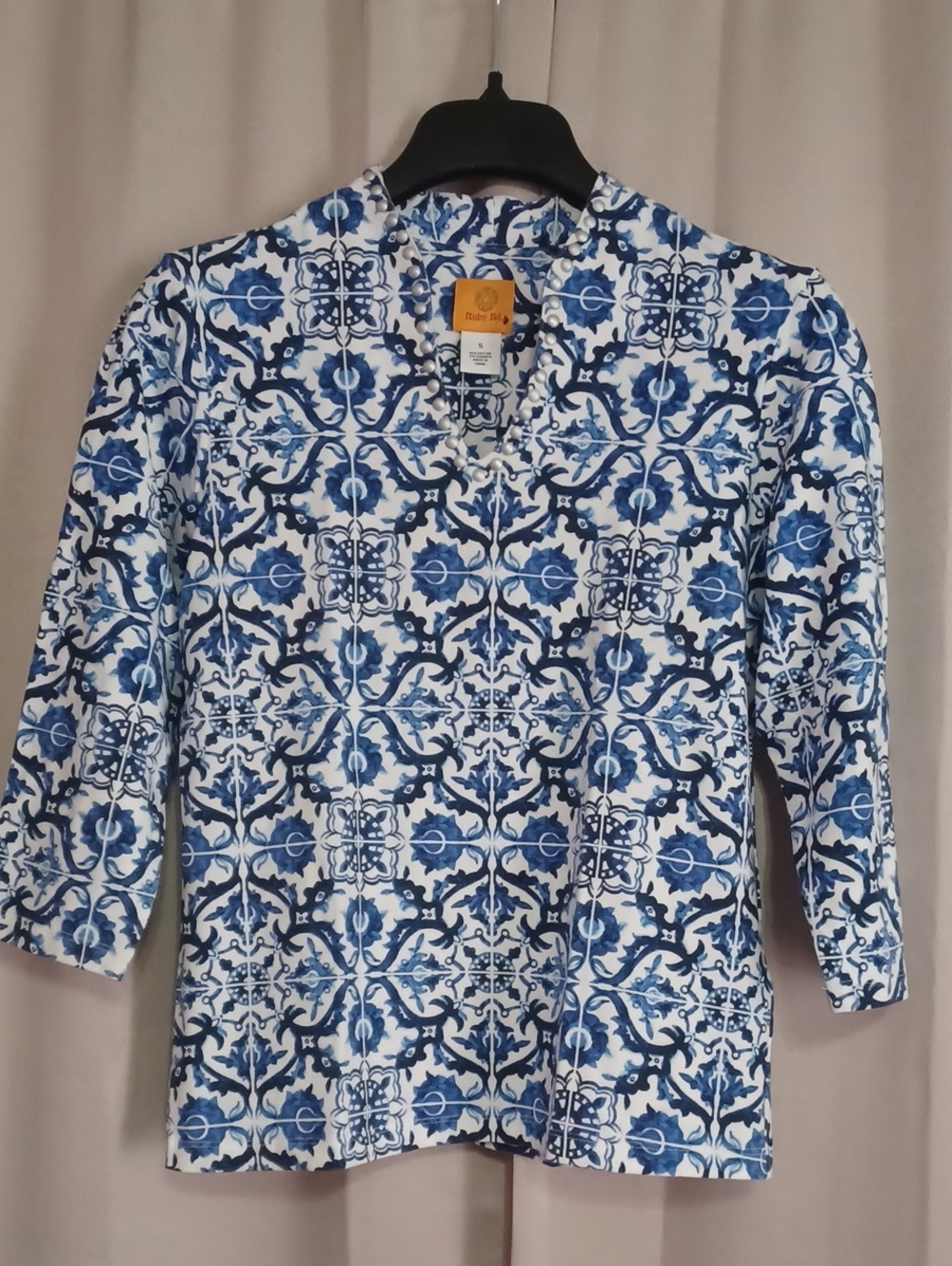 Ruby Rd. Blue White Mediterranean Mosaic Print 3/4 Sleeve Top Studded Neckline S